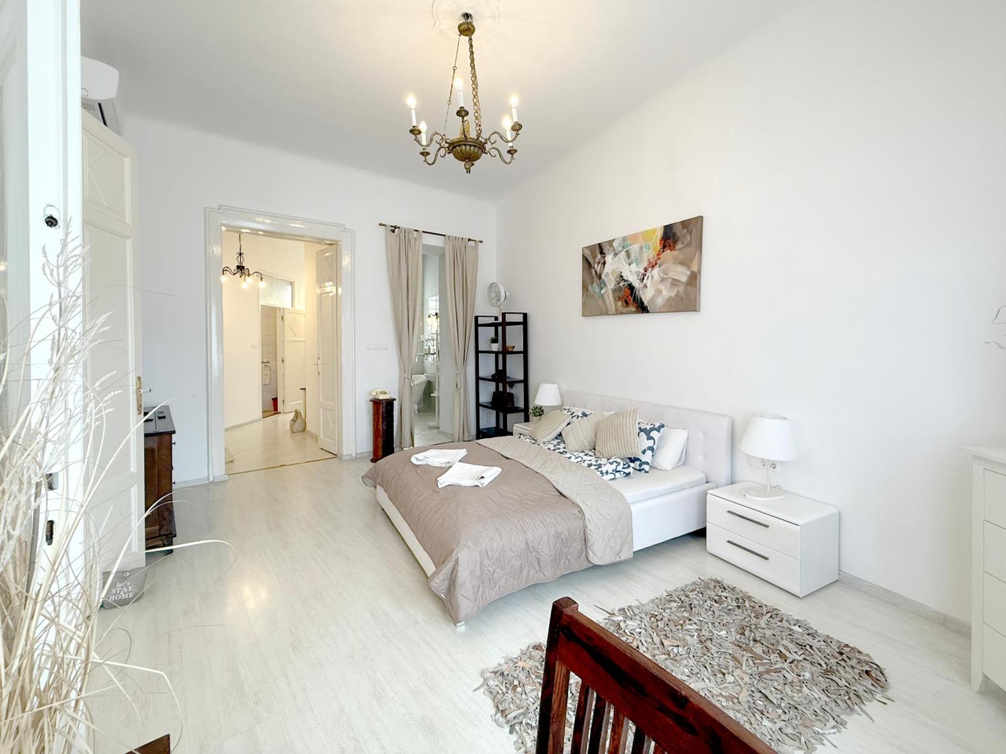 Elegant 125M2 Apartment In Center Of Будапеща Екстериор снимка