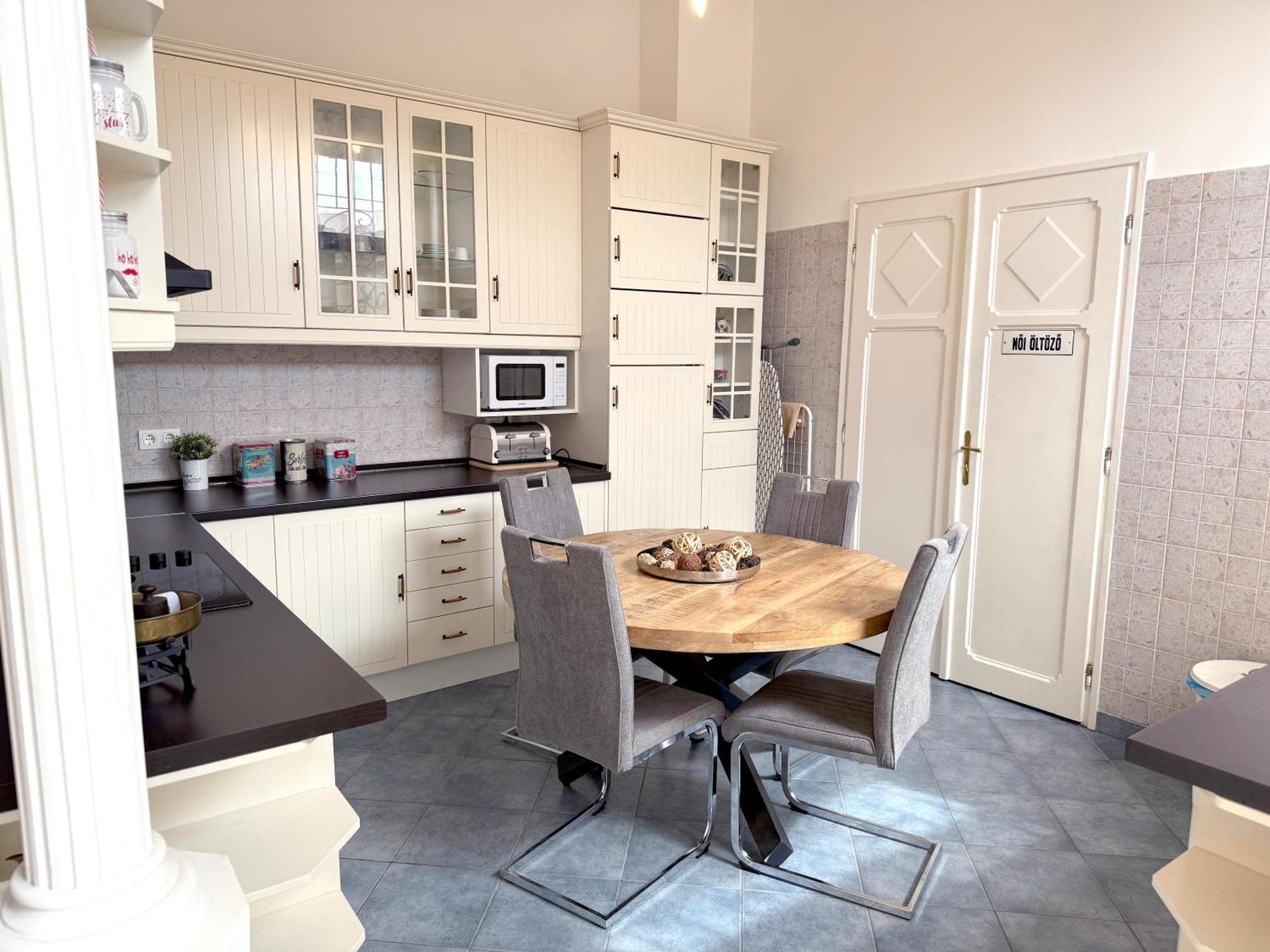 Elegant 125M2 Apartment In Center Of Будапеща Екстериор снимка