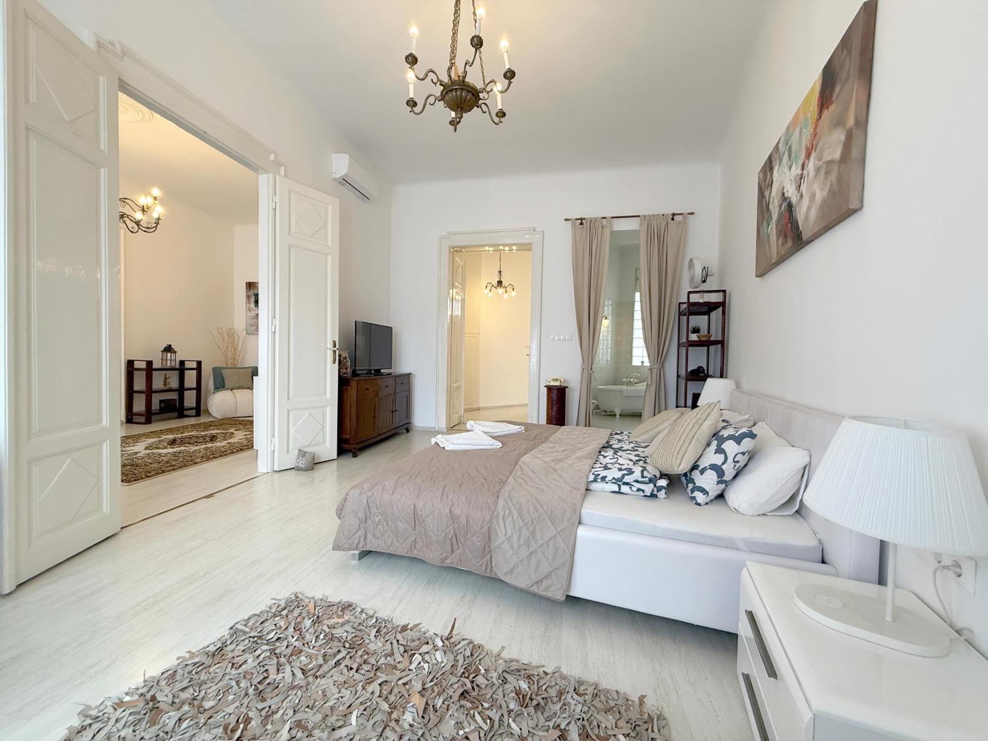 Elegant 125M2 Apartment In Center Of Будапеща Екстериор снимка